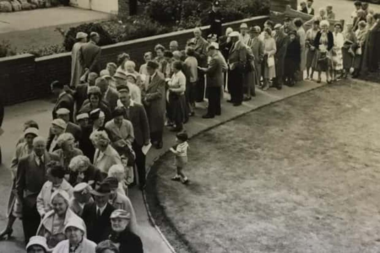 Queueing outside George Formbys house, Beryldene in Fairhaven, when it was opened up for auction in June 1961
